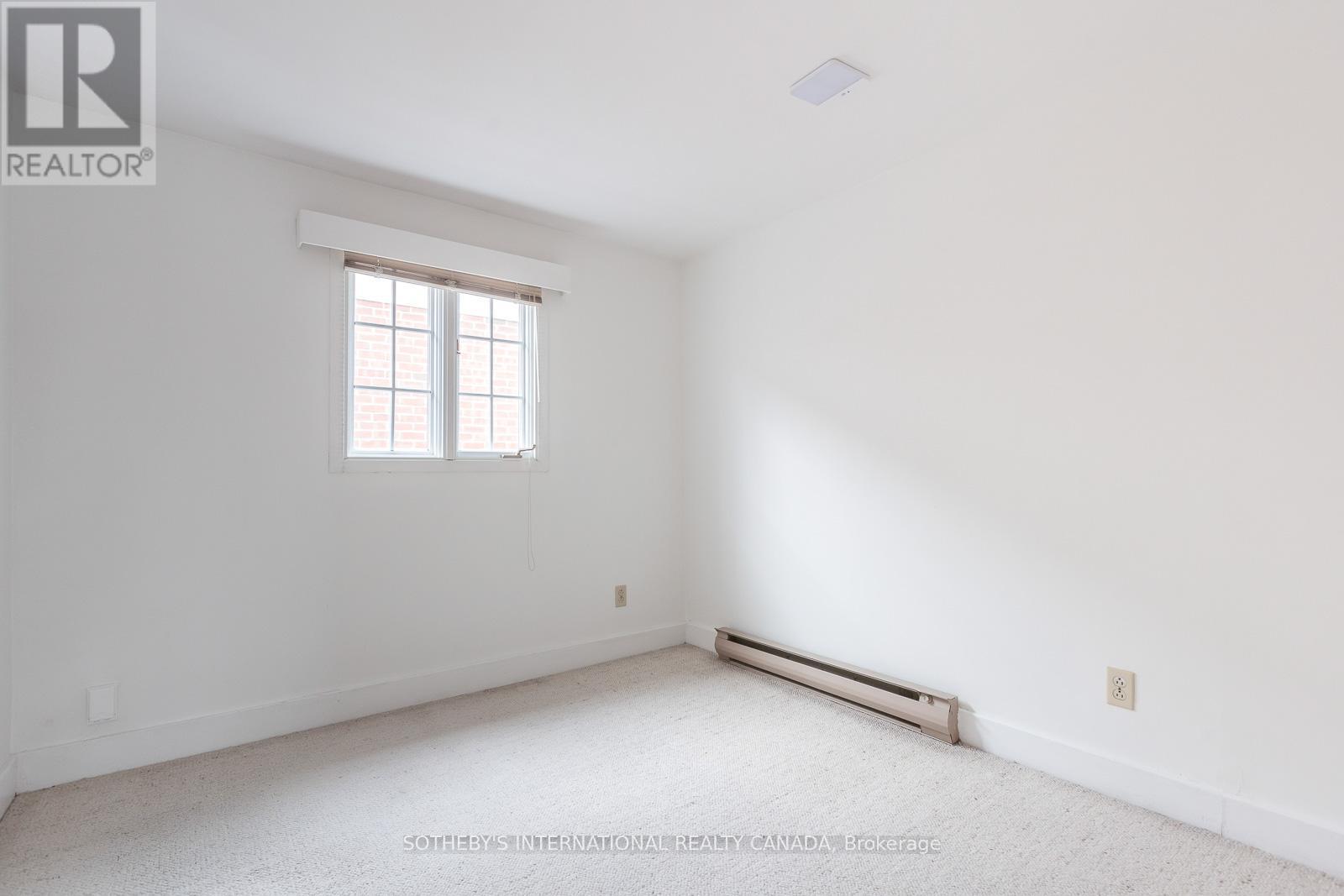 24 Douglas Crescent, Toronto, Ontario  M4W 2E7 - Photo 19 - C12598336