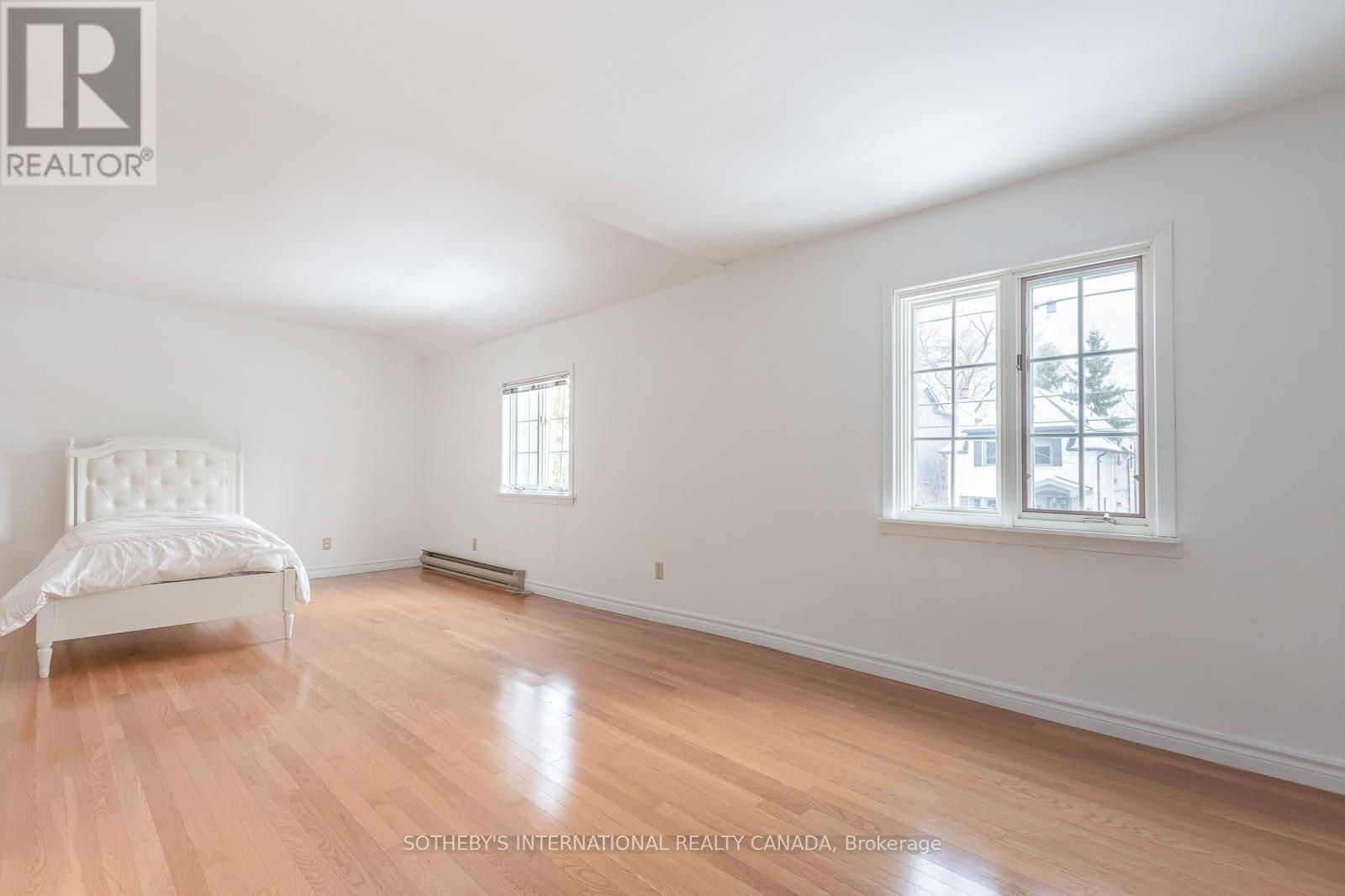 24 Douglas Crescent, Toronto, Ontario  M4W 2E7 - Photo 21 - C12598336