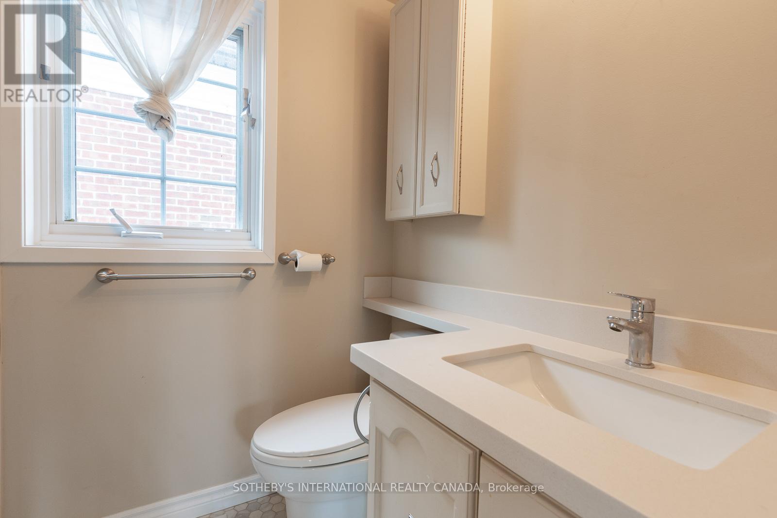 24 Douglas Crescent, Toronto, Ontario  M4W 2E7 - Photo 24 - C12598336