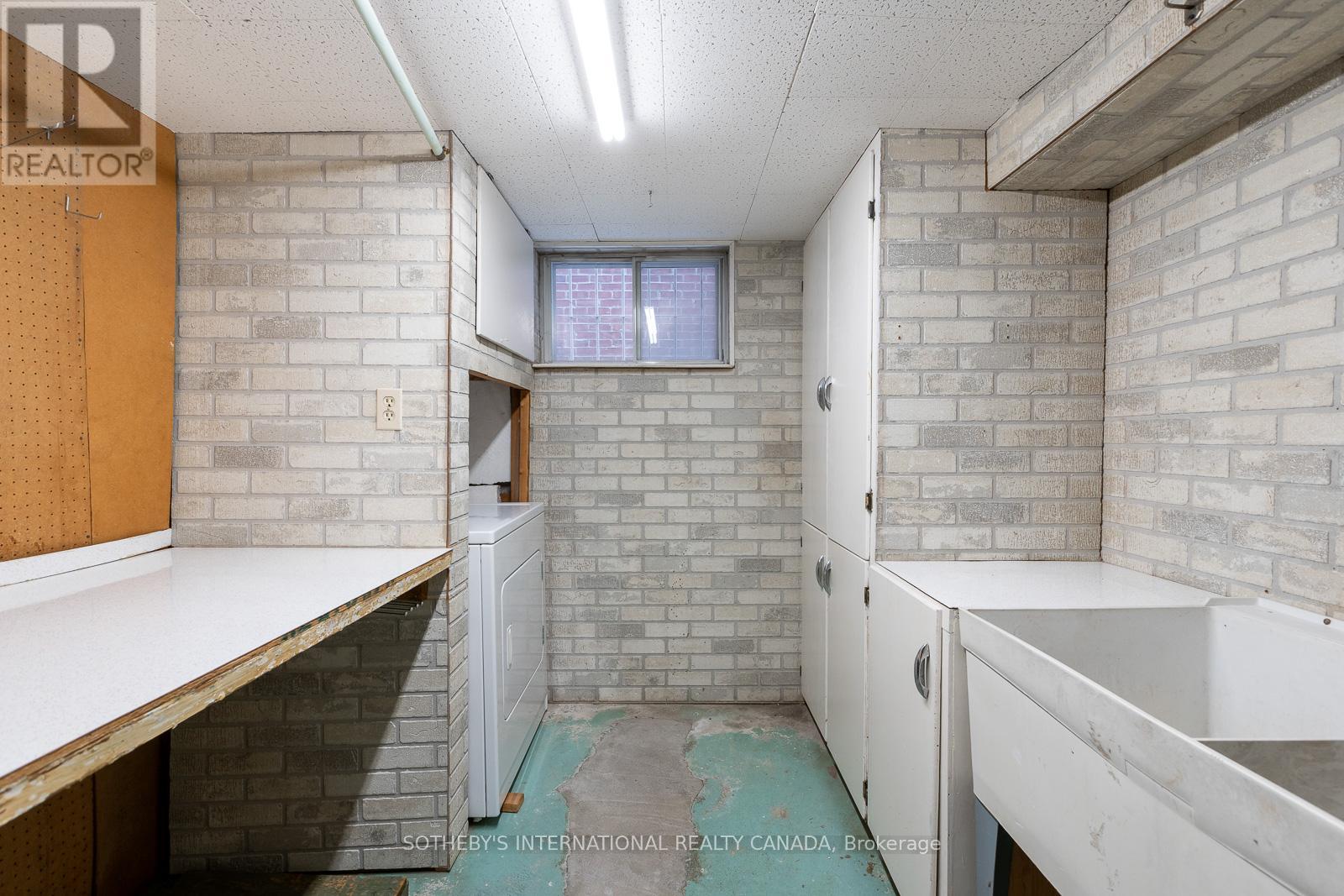 24 Douglas Crescent, Toronto, Ontario  M4W 2E7 - Photo 31 - C12598336