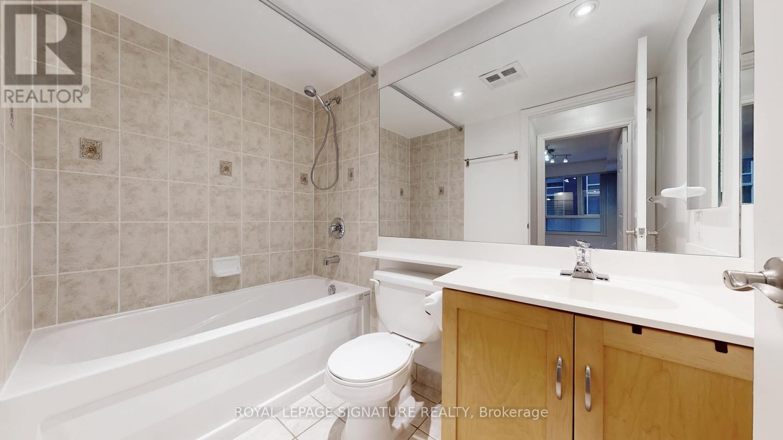 1030 - 250 Wellington Street W, Toronto, Ontario  M5V 3P6 - Photo 16 - C12598402