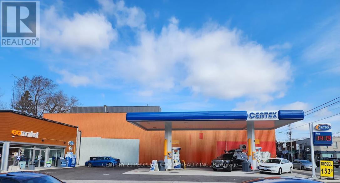 260 VAUGHAN ROAD, Toronto, Ontario