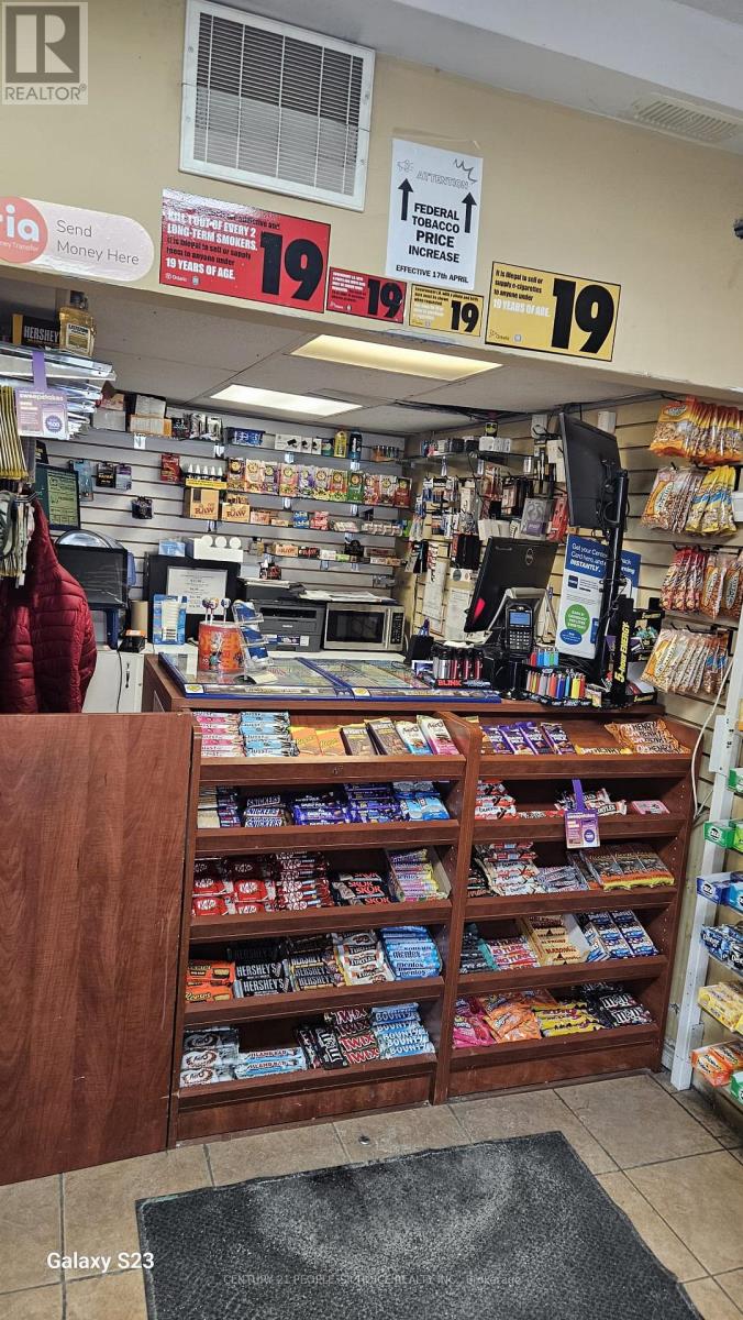 260 Vaughan Road, Toronto, Ontario  M6C 2N1 - Photo 5 - C12598410