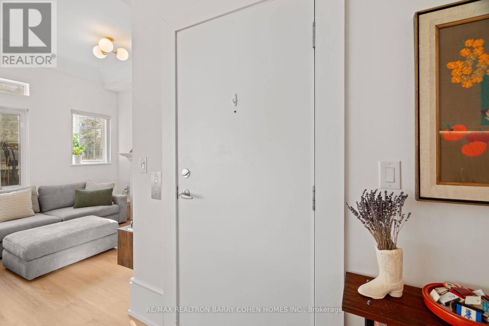 201 - 336 Davenport Road, Toronto, Ontario  M5R 1K6 - Photo 2 - C12598432