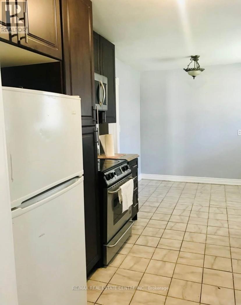 45 Summerside Crescent, Toronto, Ontario M2H 1W9 - Photo 3 - C12598484