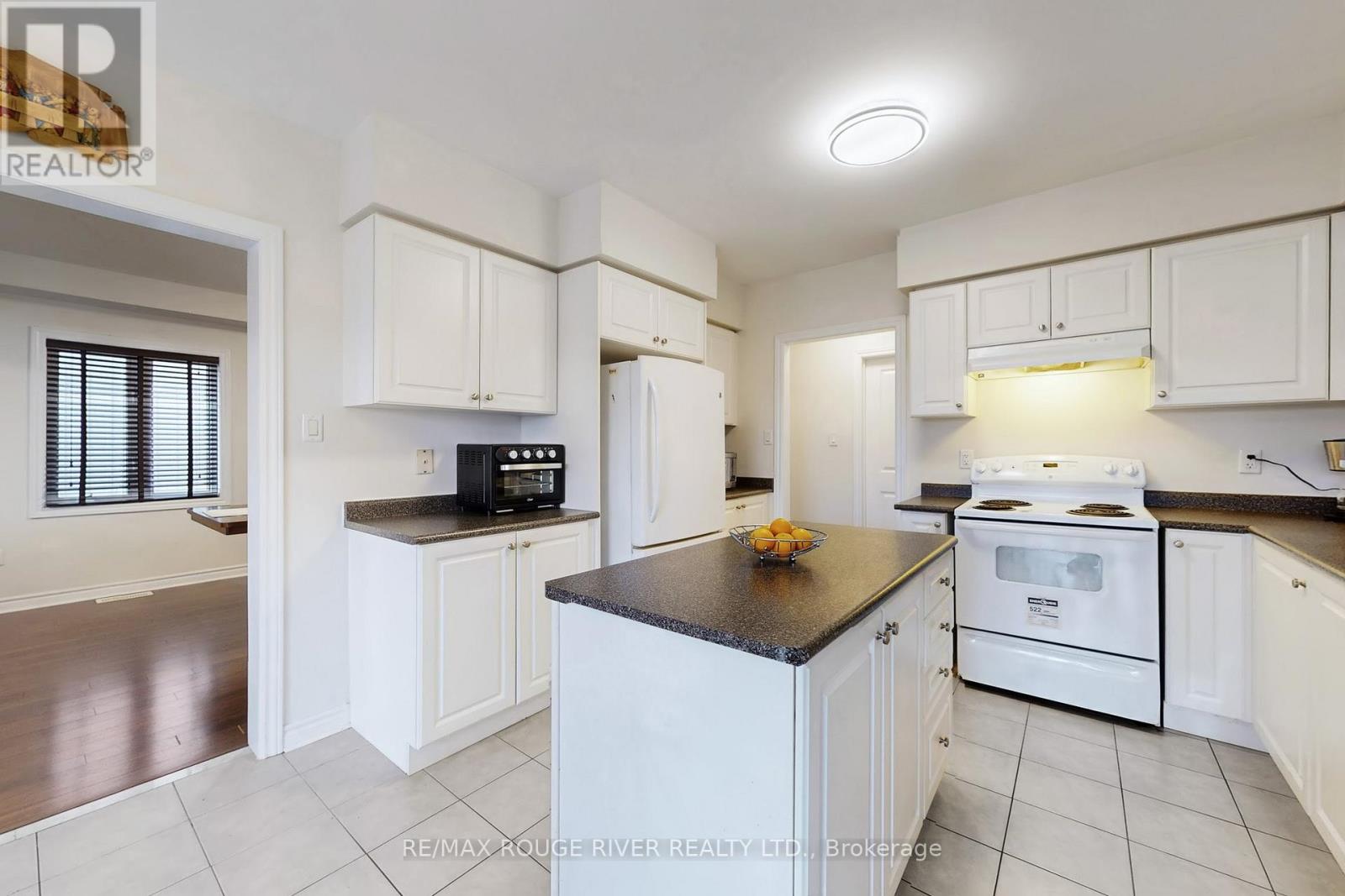 15 Adanac Drive, Whitby, Ontario  L1N 0J4 - Photo 11 - E12598332