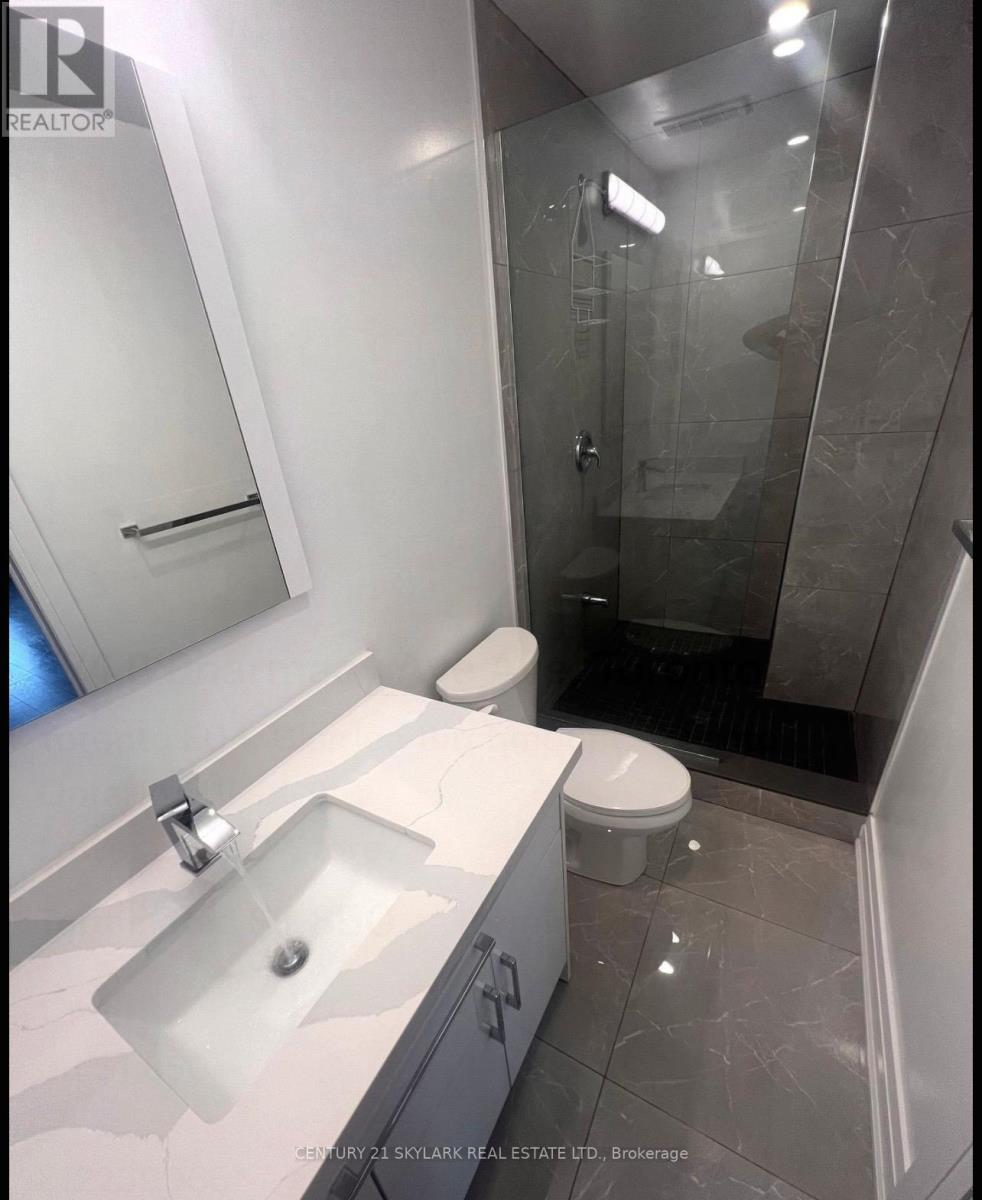 574 B Pharmacy Ave Avenue, Toronto (Clairlea-Birchmount), Ontario  M1L 3G9 - Photo 10 - E12598462