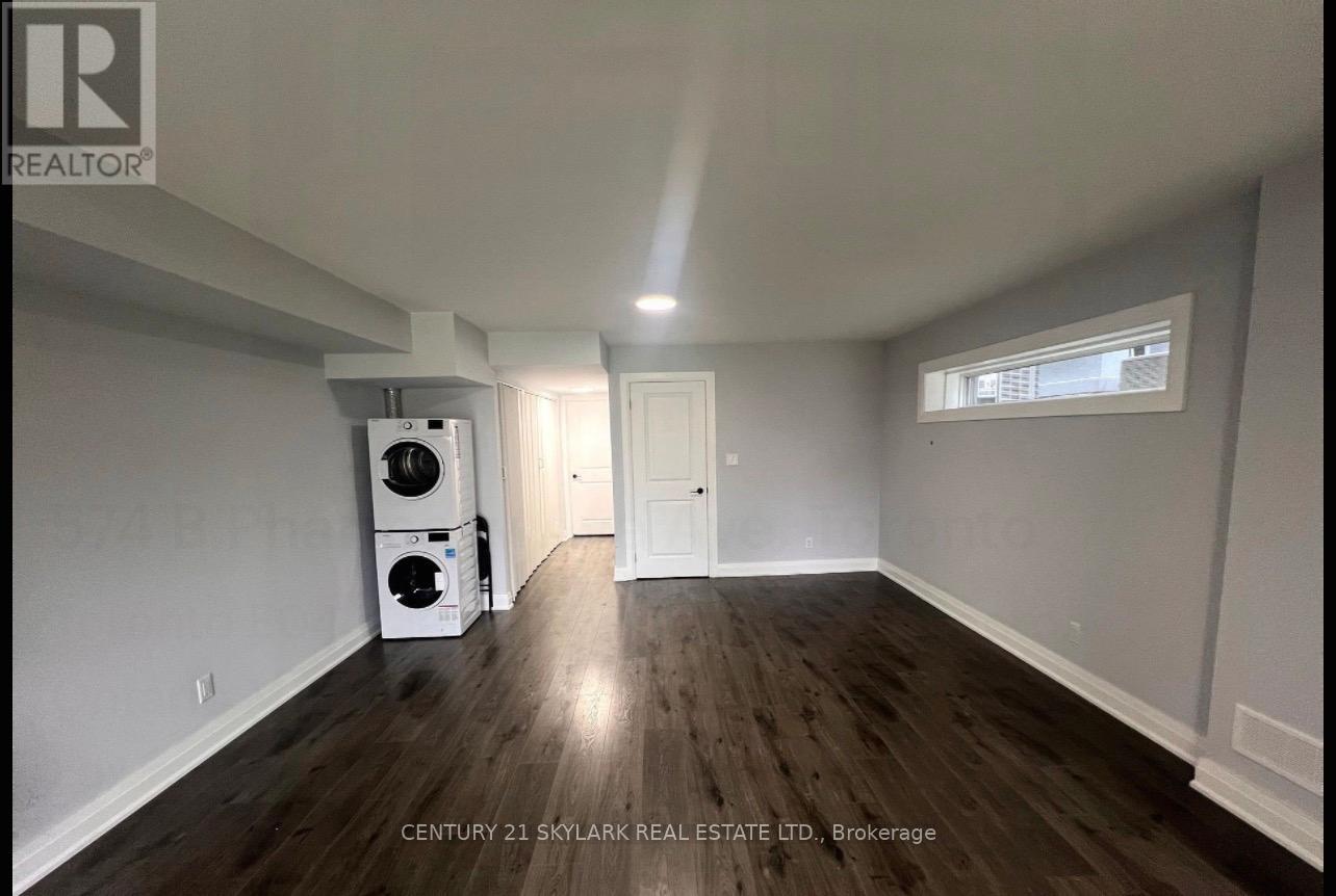 574 B Pharmacy Ave Avenue, Toronto (Clairlea-Birchmount), Ontario  M1L 3G9 - Photo 15 - E12598462