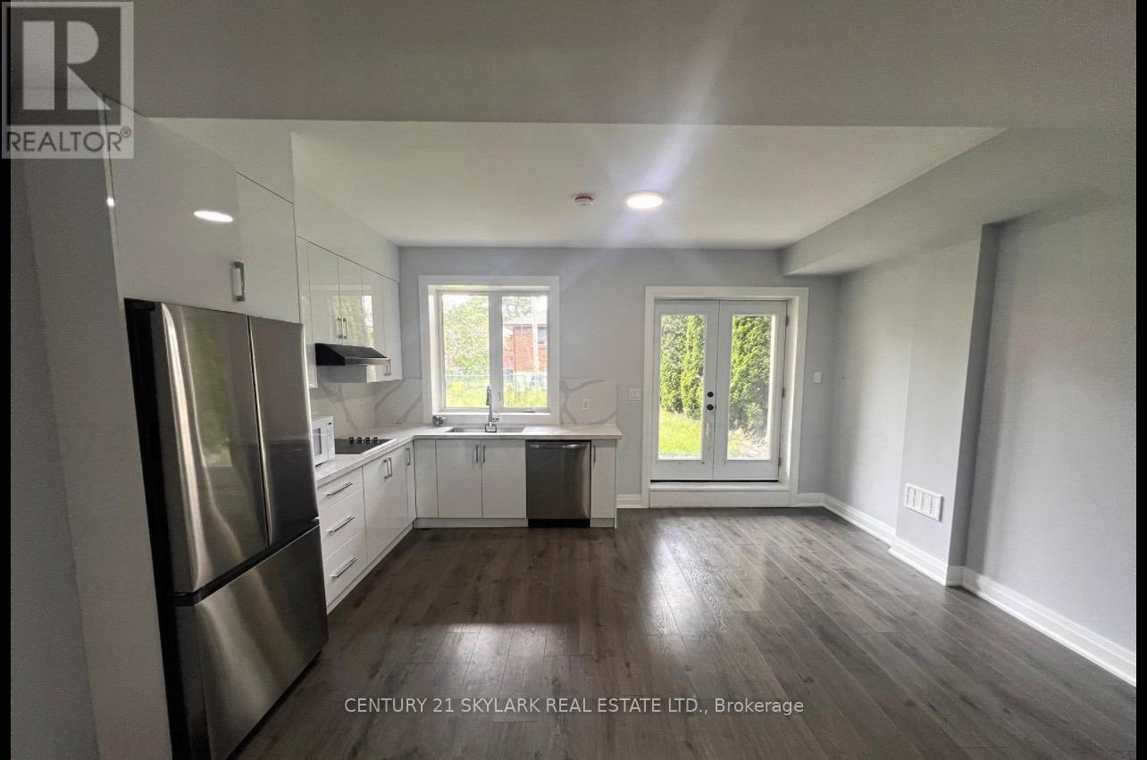 574 B Pharmacy Ave Avenue, Toronto (Clairlea-Birchmount), Ontario  M1L 3G9 - Photo 4 - E12598462