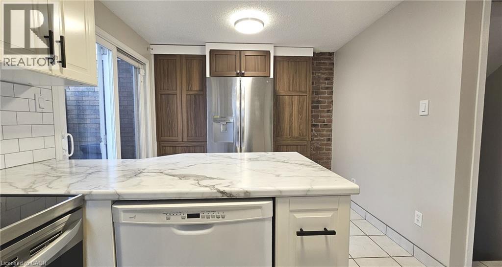 29 Folkstone Crescent, Kitchener, Ontario  N2E 2T1 - Photo 6 - 40790326