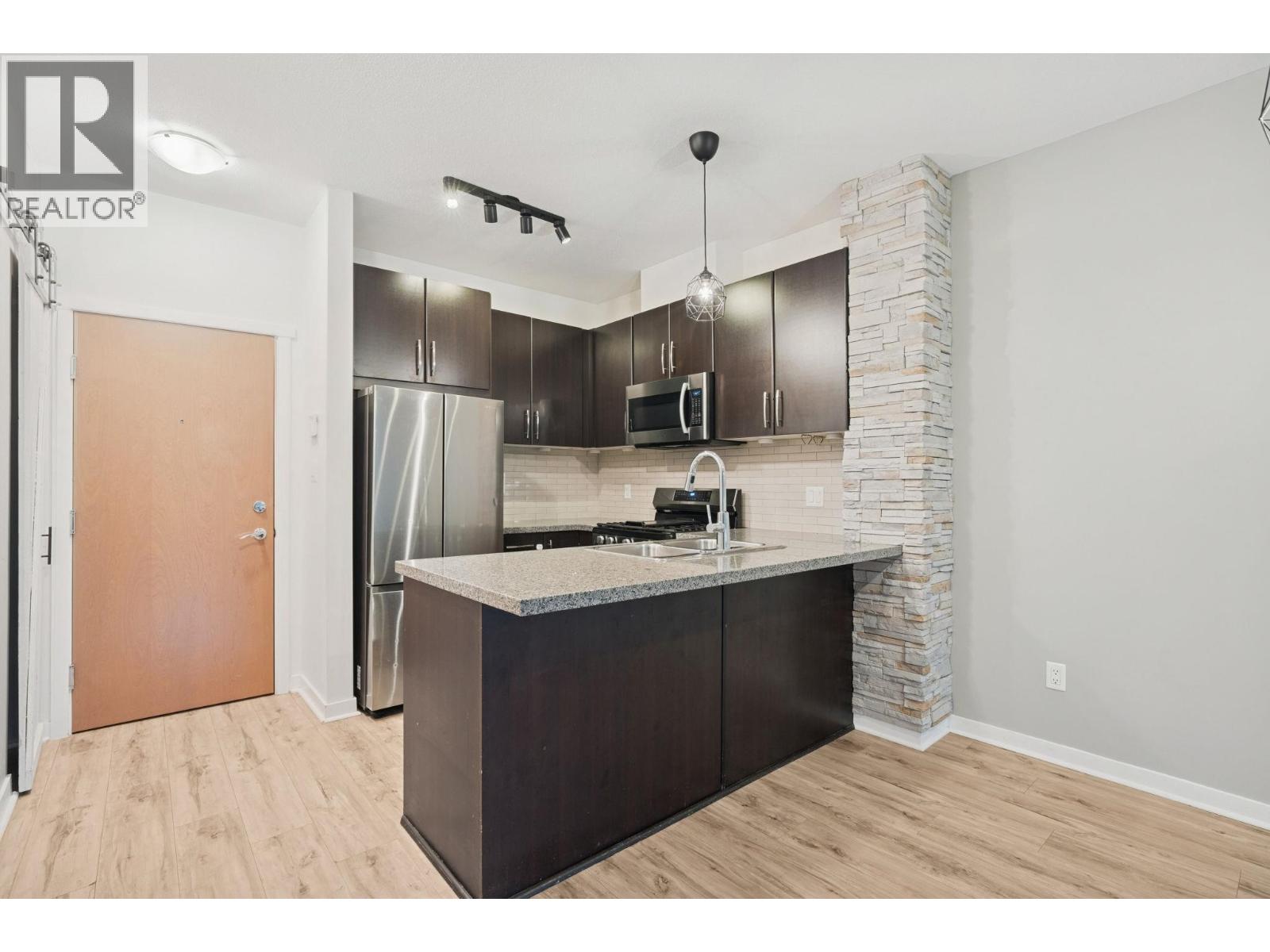 103 701 Klahanie Drive, Port Moody, British Columbia  V3H 5C6 - Photo 7 - R3071547