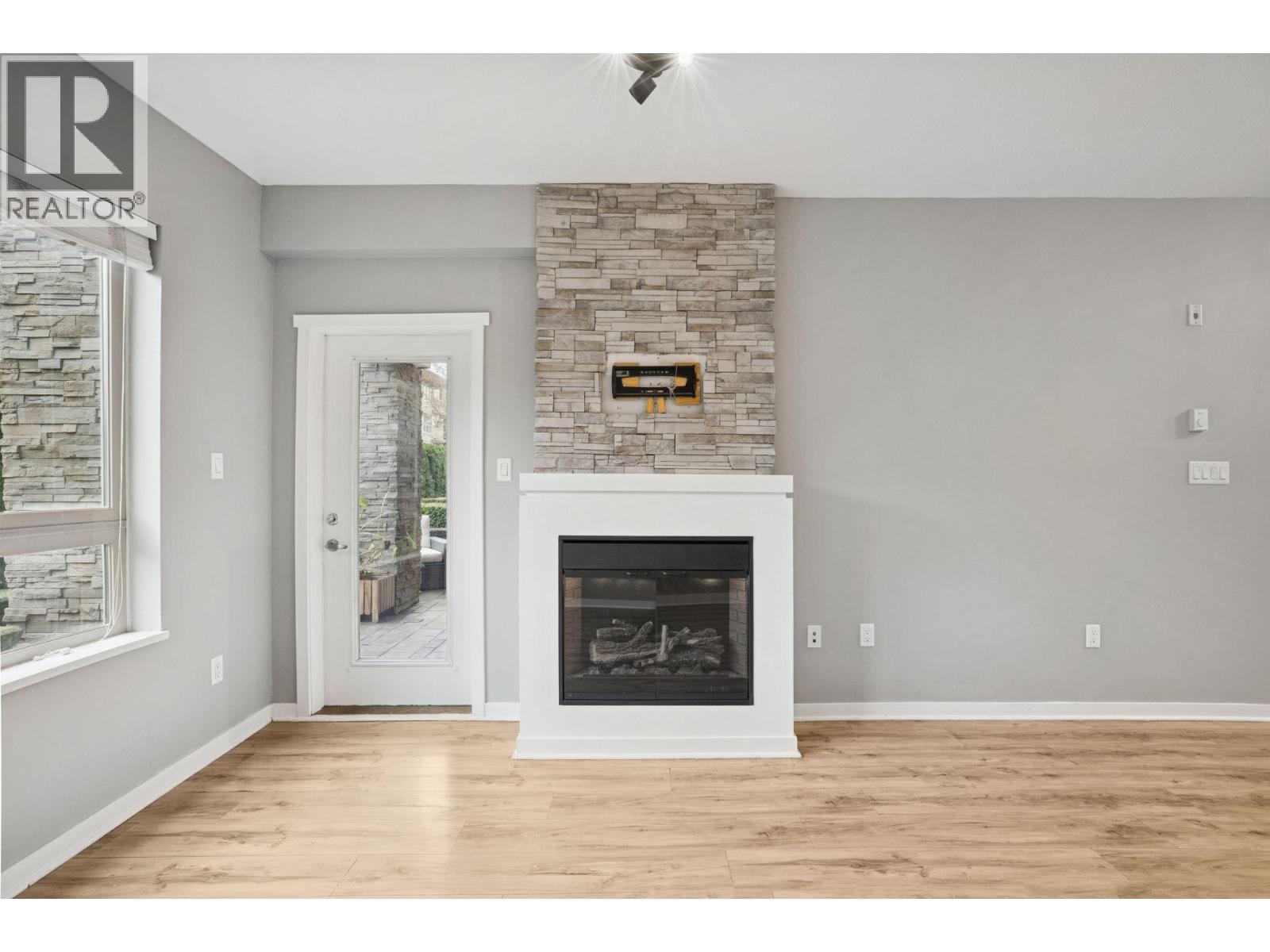 103 701 Klahanie Drive, Port Moody, British Columbia  V3H 5C6 - Photo 9 - R3071547