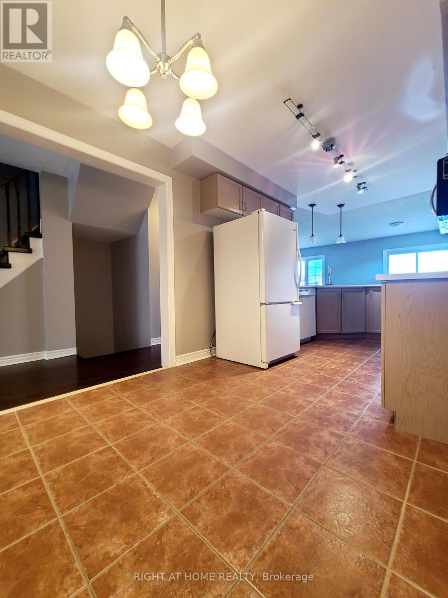 99 Snedden Avenue, Aurora, Ontario  L4G 7K9 - Photo 13 - N12598282