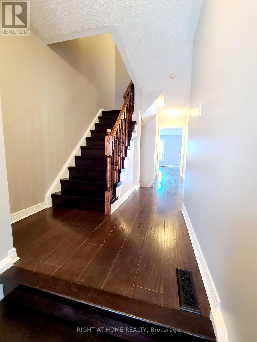 99 Snedden Avenue, Aurora, Ontario  L4G 7K9 - Photo 14 - N12598282