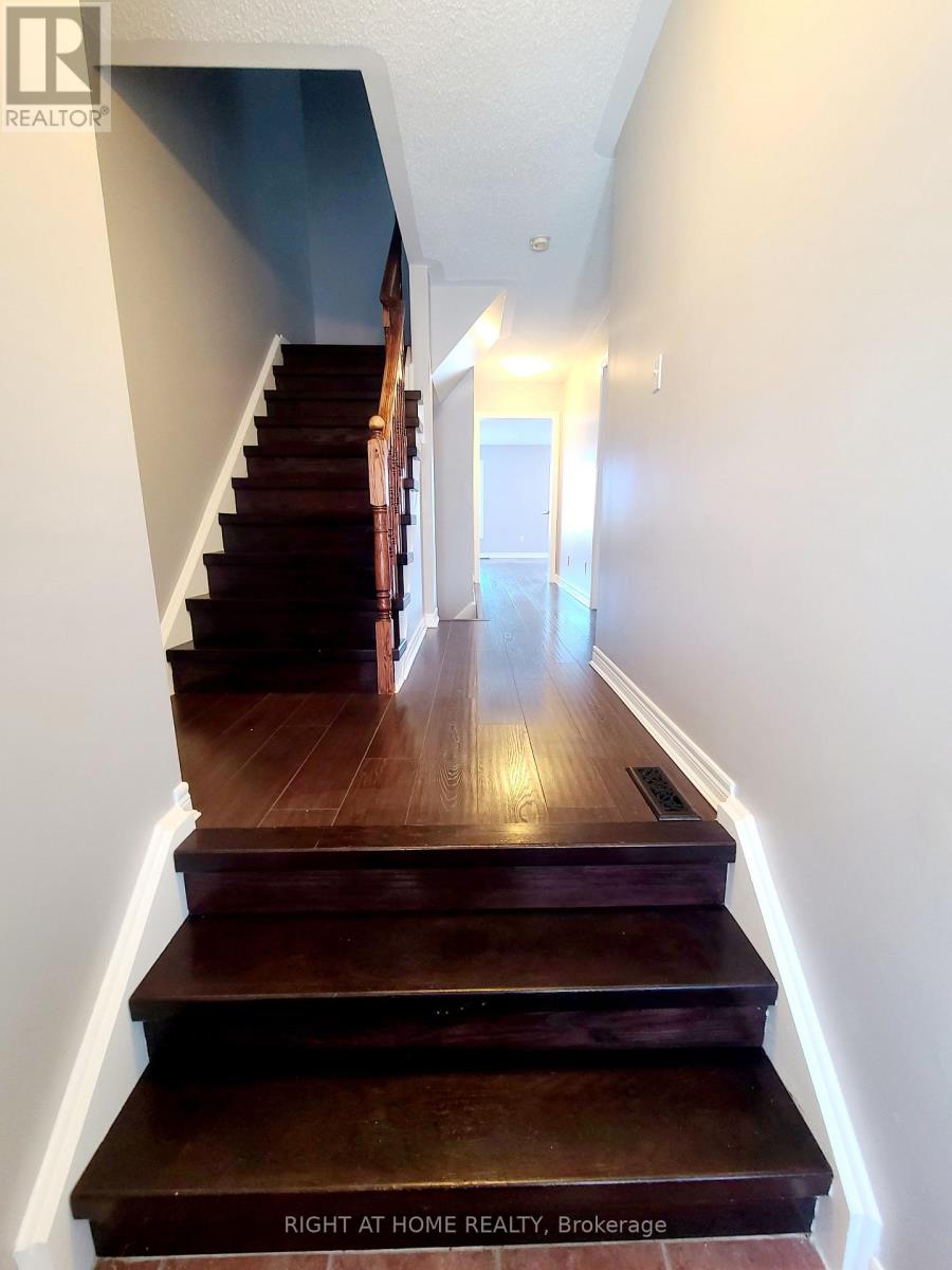 99 Snedden Avenue, Aurora, Ontario  L4G 7K9 - Photo 6 - N12598282