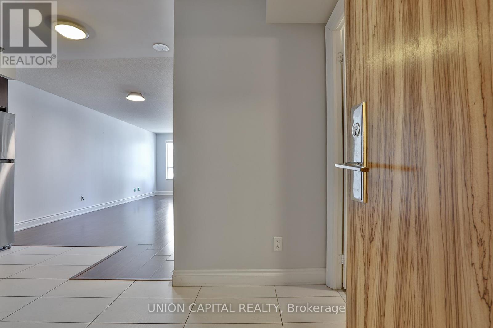 317 - 60 South Town Centre Boulevard, Markham (Unionville), Ontario  L6G 0C5 - Photo 3 - N12598362