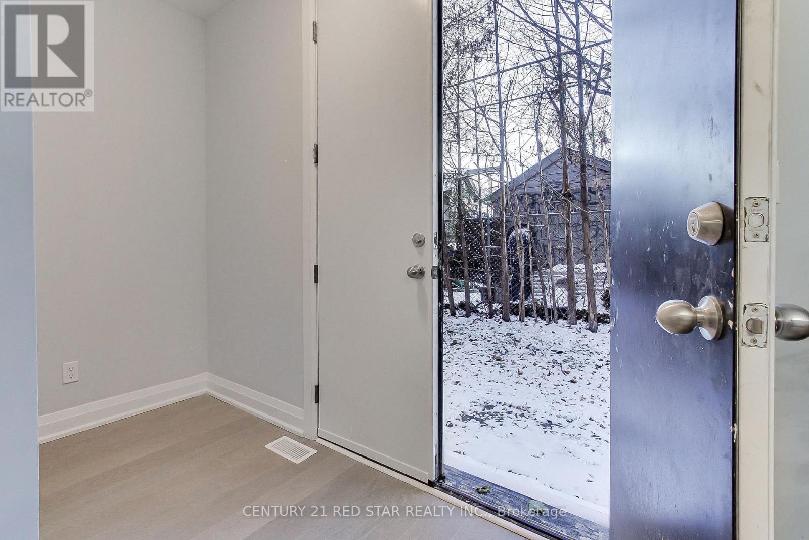 23 - 260 Eagle Street, Newmarket, Ontario  L3Y 1K1 - Photo 49 - N12598380