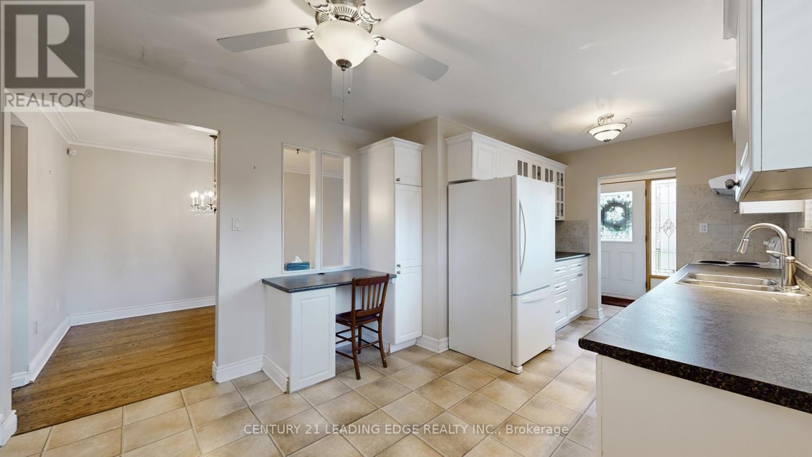 113 Sherwood Forest Drive, Markham, Ontario  L3P 1P9 - Photo 16 - N12598440