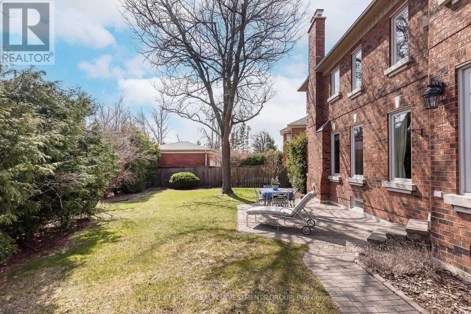 5 Falkland Place, Richmond Hill, Ontario  L4C 9P3 - Photo 3 - N12598450