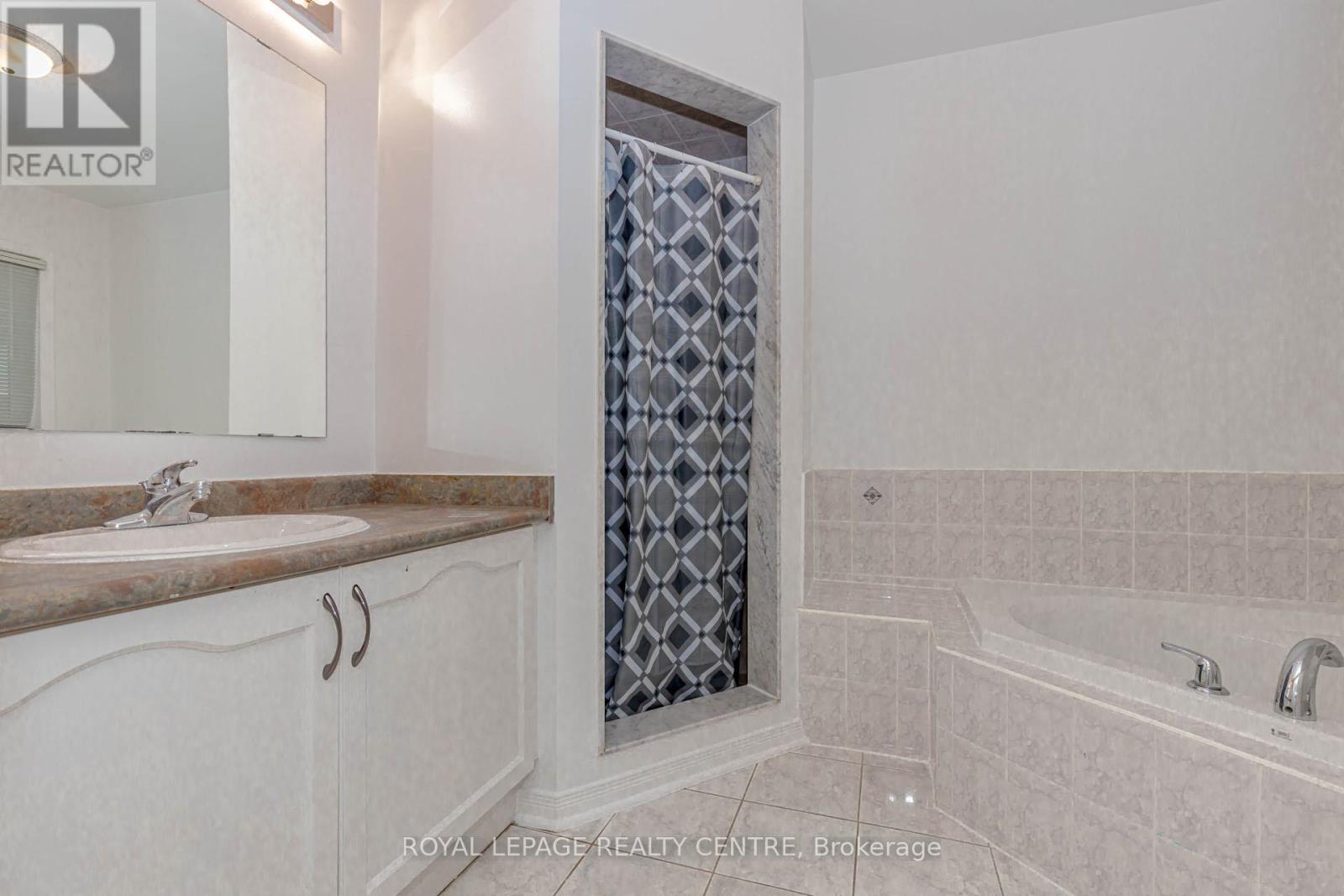 70 Charcoal Way, Brampton, Ontario L6Y 5R9 - Photo 19 - W12550574