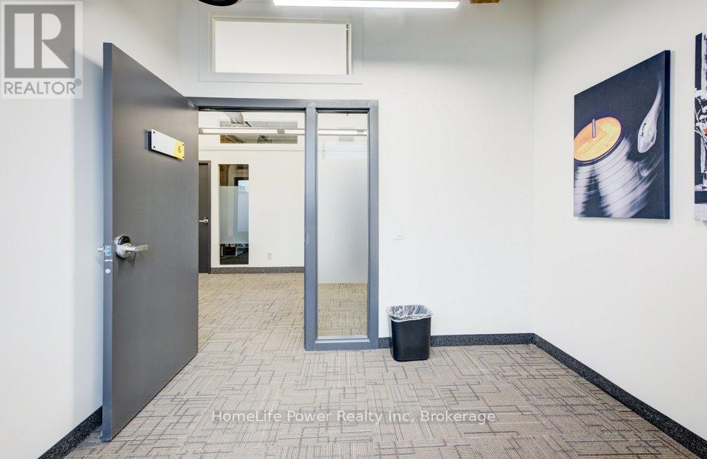 300 - 6 - 72 Victoria Street S, Kitchener, Ontario  N2G 4Y9 - Photo 32 - X12430046