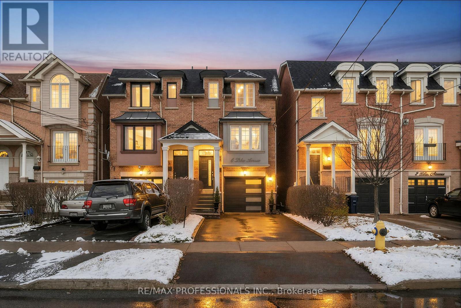 6 Lilac Avenue, Toronto, Ontario  M9M 1G3 - Photo 1 - W12598288
