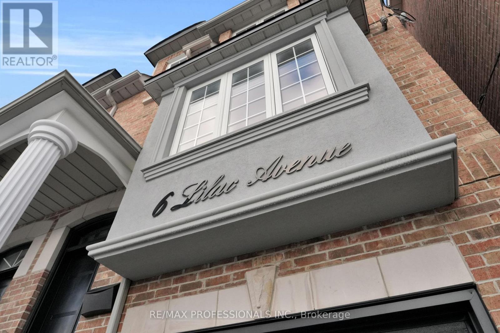 6 Lilac Avenue, Toronto, Ontario  M9M 1G3 - Photo 7 - W12598288