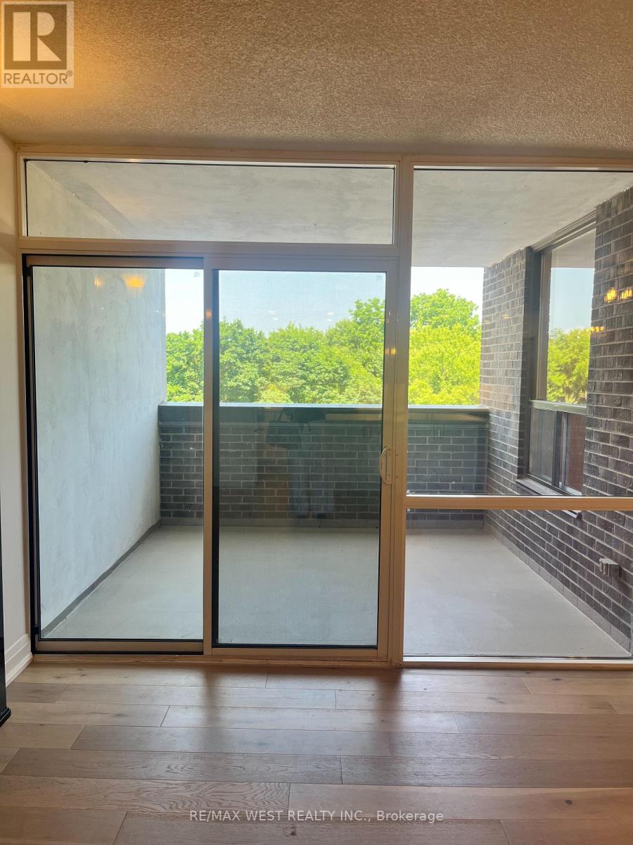 304 - 1535 Lakeshore Road E, Mississauga, Ontario  L5E 3E2 - Photo 13 - W12598318