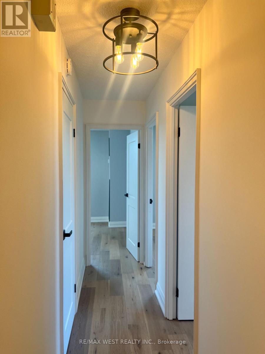 304 - 1535 Lakeshore Road E, Mississauga, Ontario  L5E 3E2 - Photo 17 - W12598318