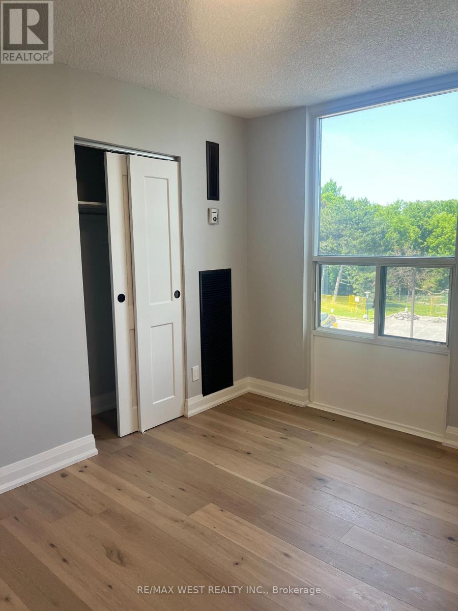 304 - 1535 Lakeshore Road E, Mississauga, Ontario  L5E 3E2 - Photo 22 - W12598318