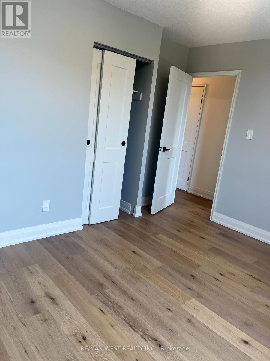 304 - 1535 Lakeshore Road E, Mississauga, Ontario  L5E 3E2 - Photo 25 - W12598318