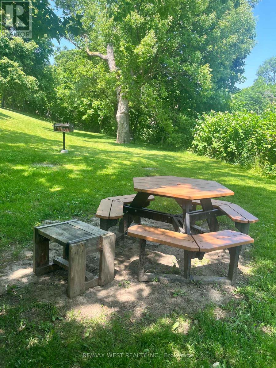 304 - 1535 Lakeshore Road E, Mississauga, Ontario  L5E 3E2 - Photo 35 - W12598318