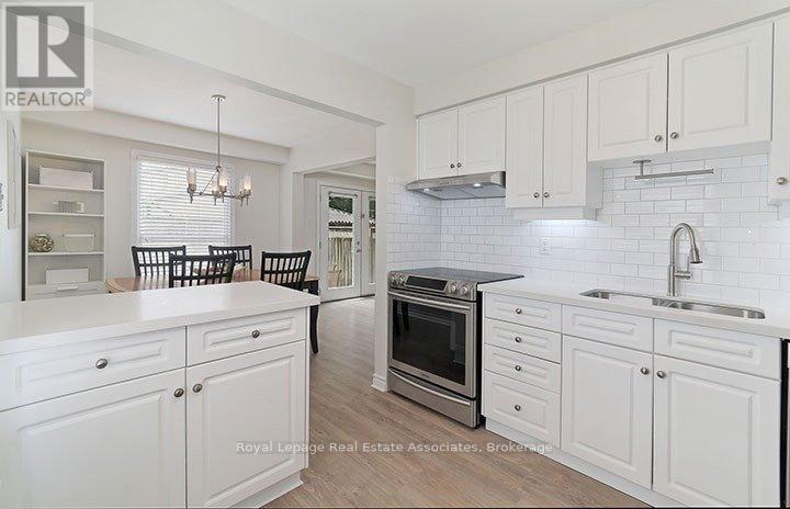 4302 Shelby Crescent, Mississauga, Ontario  L4W 3T3 - Photo 12 - W12598330