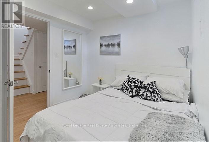 4302 Shelby Crescent, Mississauga, Ontario  L4W 3T3 - Photo 23 - W12598330