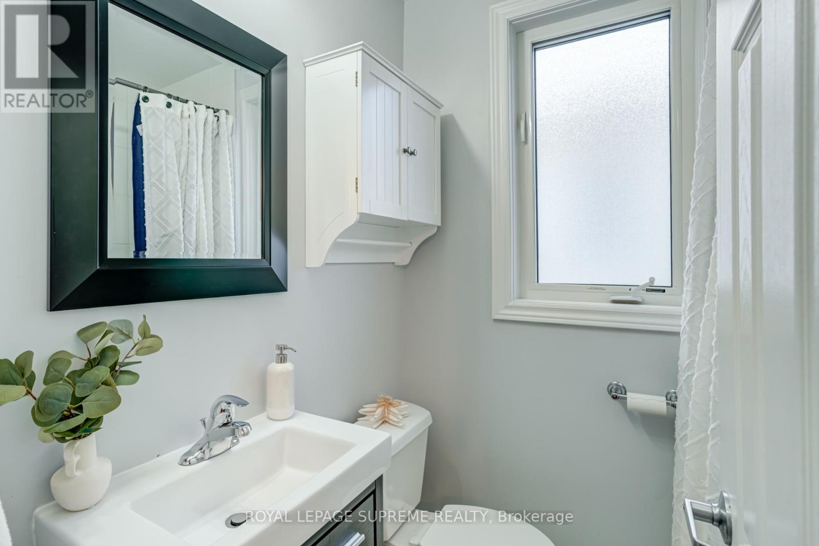 598 Ridelle Avenue, Toronto, Ontario  M6B 1K9 - Photo 17 - W12598374