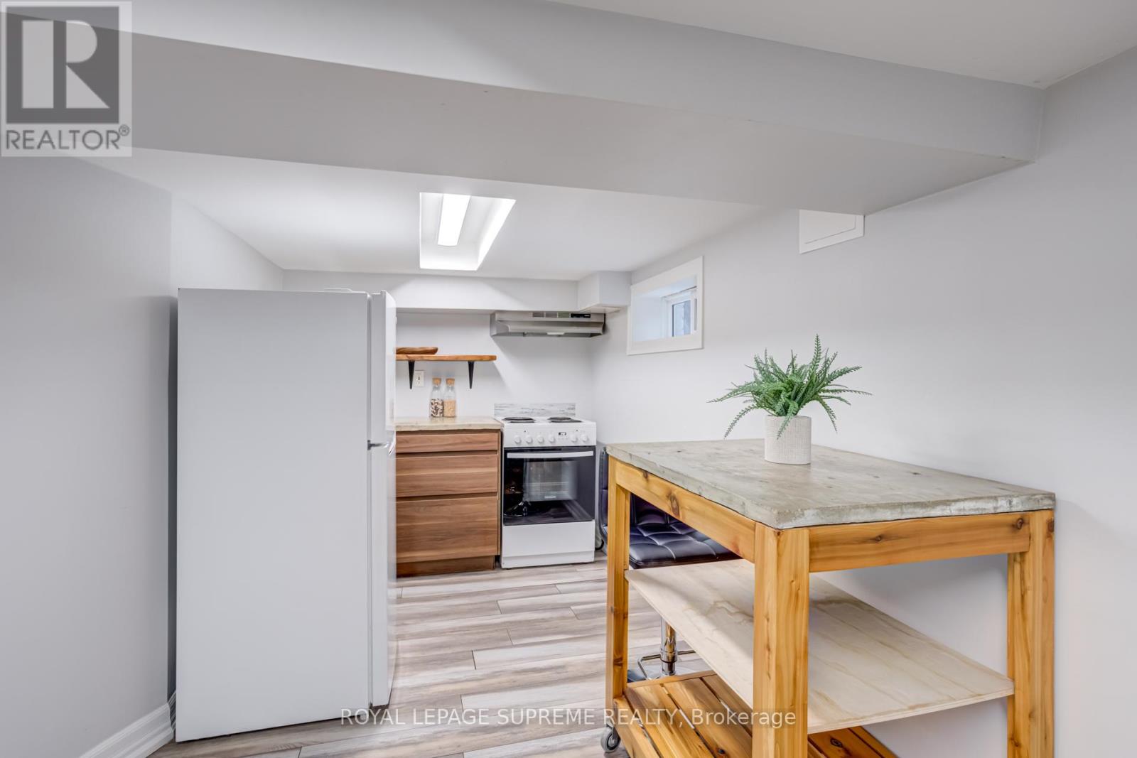 598 Ridelle Avenue, Toronto, Ontario  M6B 1K9 - Photo 22 - W12598374