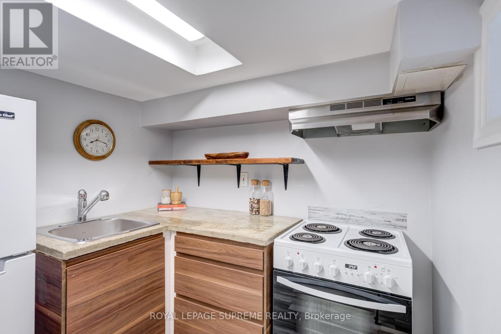 598 Ridelle Avenue, Toronto, Ontario  M6B 1K9 - Photo 23 - W12598374