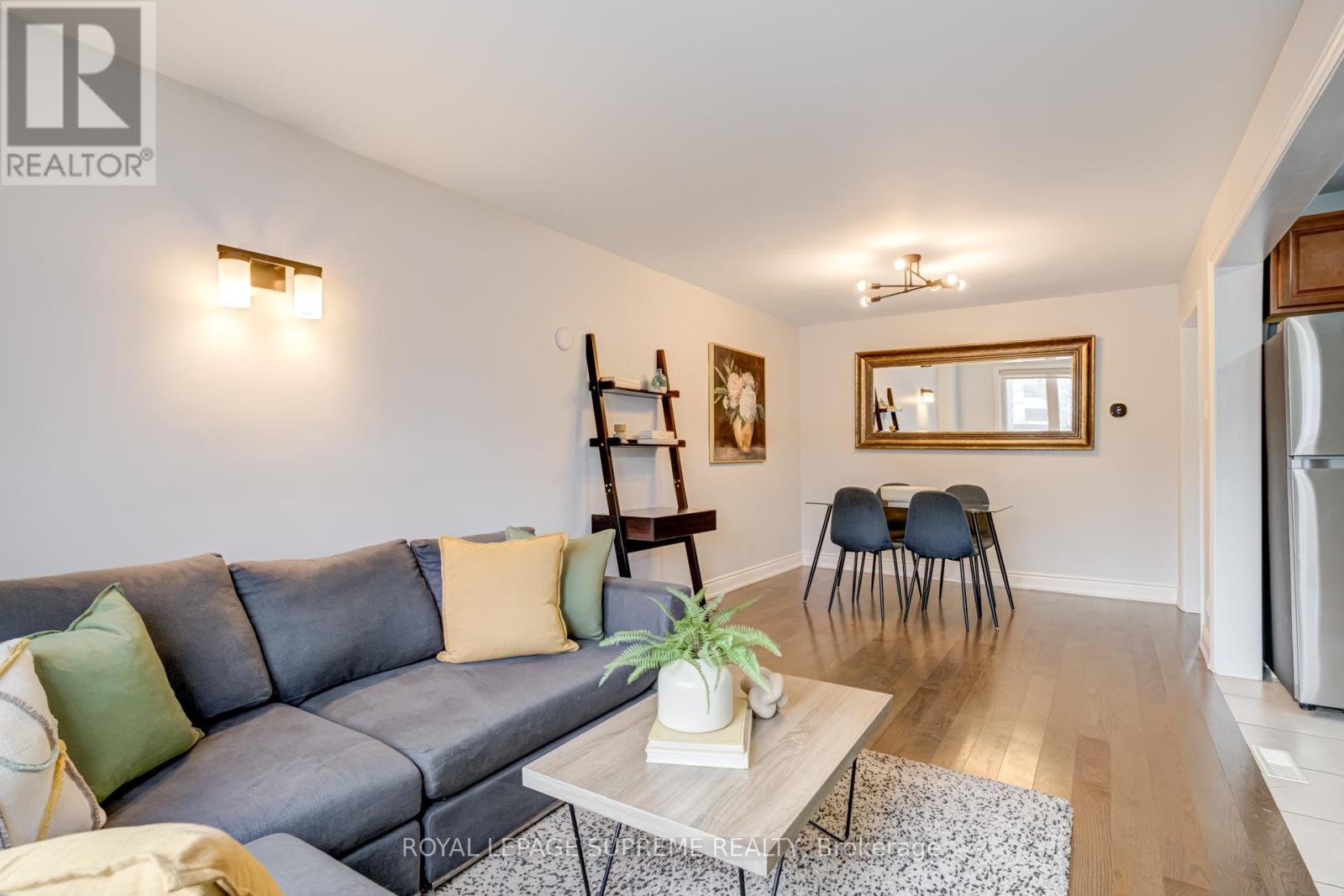 598 Ridelle Avenue, Toronto, Ontario  M6B 1K9 - Photo 6 - W12598374