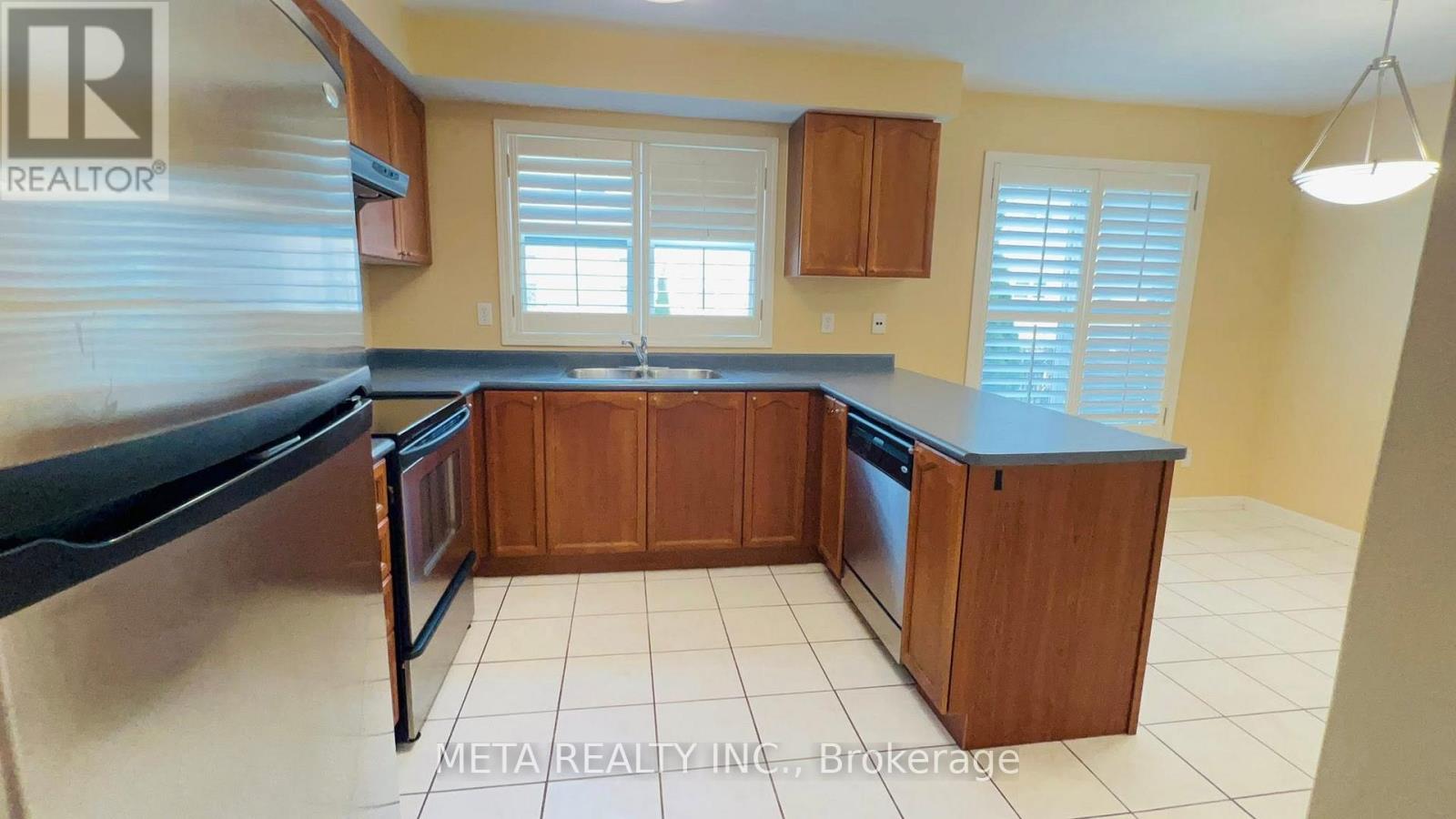 156 - 5980 Whitehorn Avenue N, Mississauga, Ontario  L5V 2Y2 - Photo 6 - W12598482