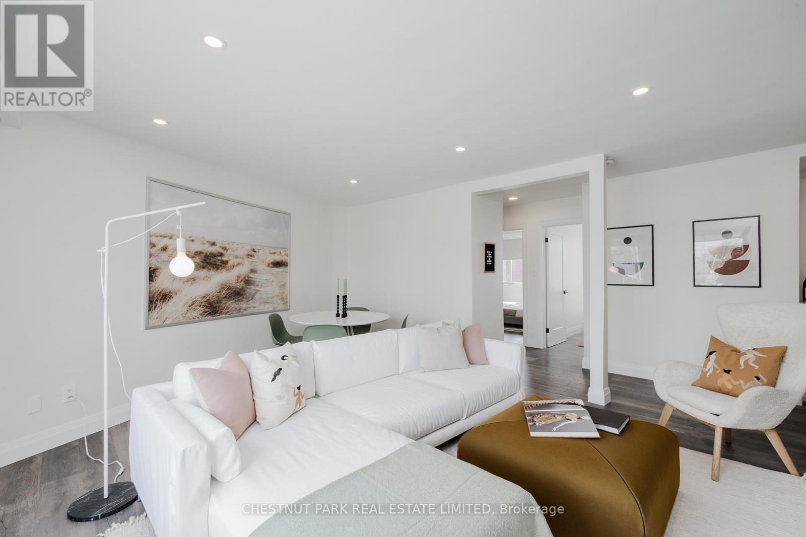 Main - 51 Penhurst Avenue, Toronto, Ontario M8Y 3A9 - Photo 11 - W12583526