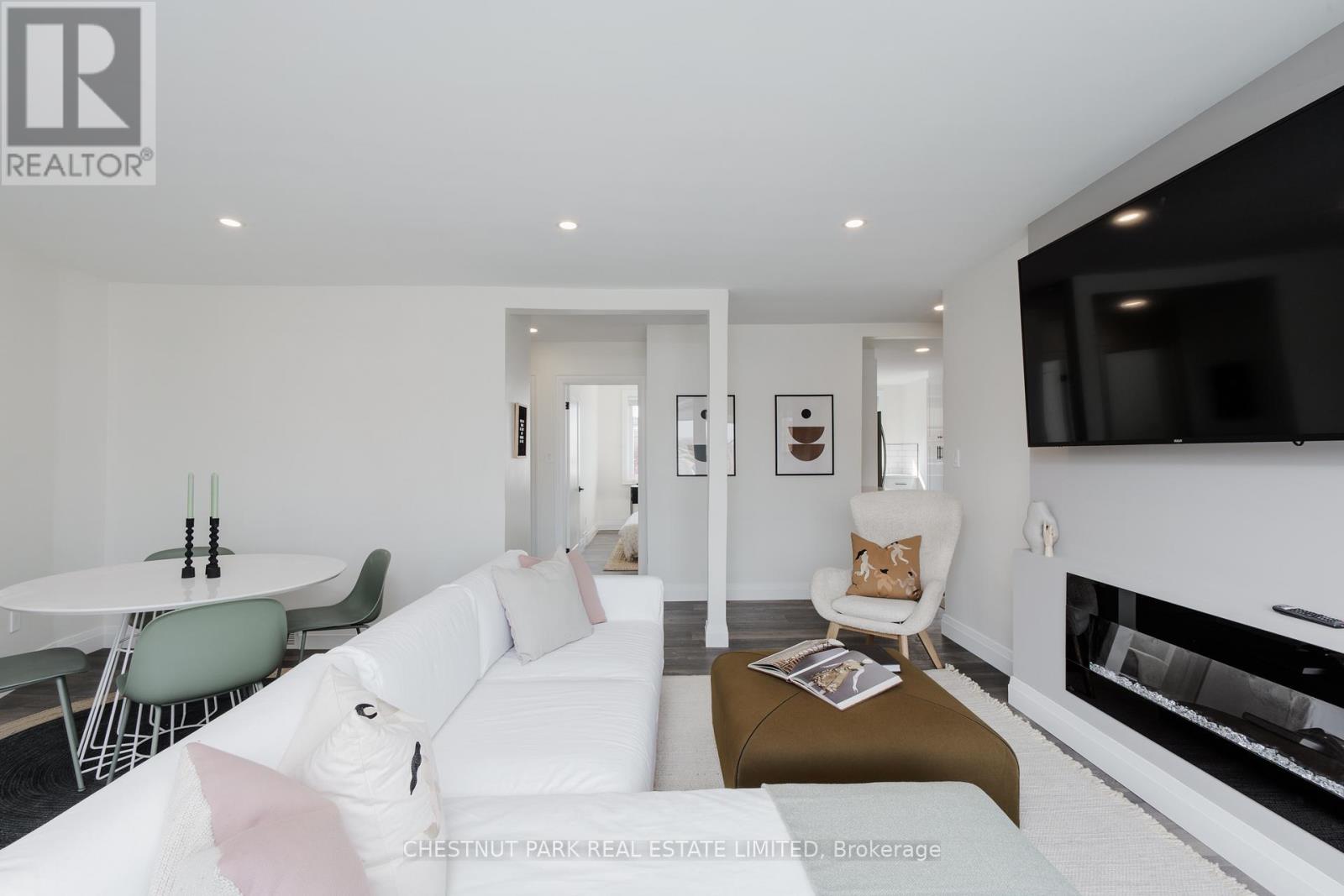 Main - 51 Penhurst Avenue, Toronto, Ontario M8Y 3A9 - Photo 10 - W12583526