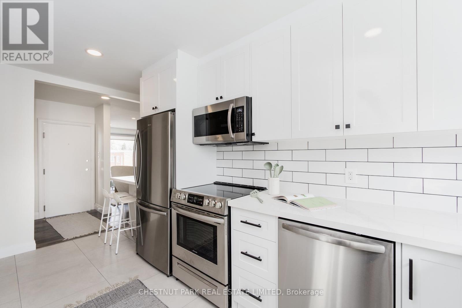 Main - 51 Penhurst Avenue, Toronto, Ontario M8Y 3A9 - Photo 19 - W12583526