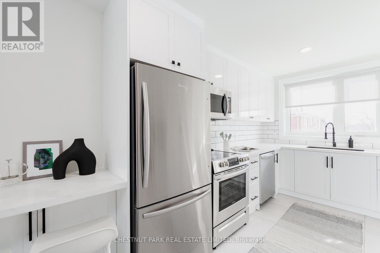 Main - 51 Penhurst Avenue, Toronto, Ontario M8Y 3A9 - Photo 15 - W12583526