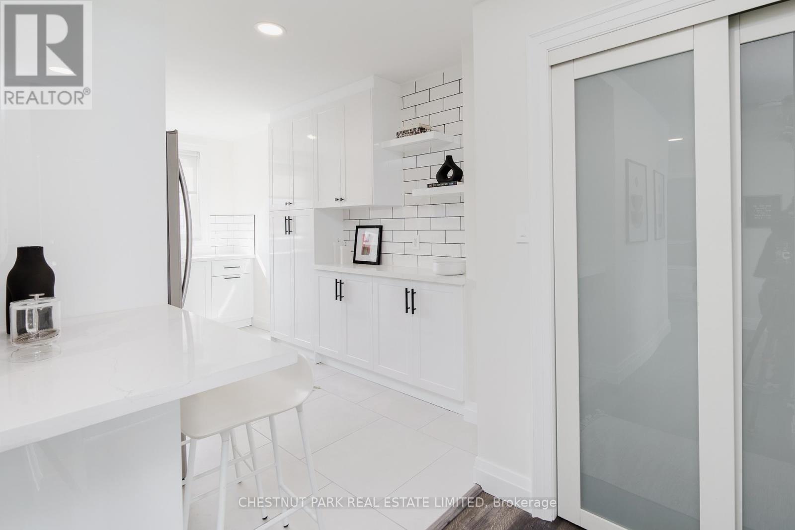 Main - 51 Penhurst Avenue, Toronto, Ontario M8Y 3A9 - Photo 12 - W12583526