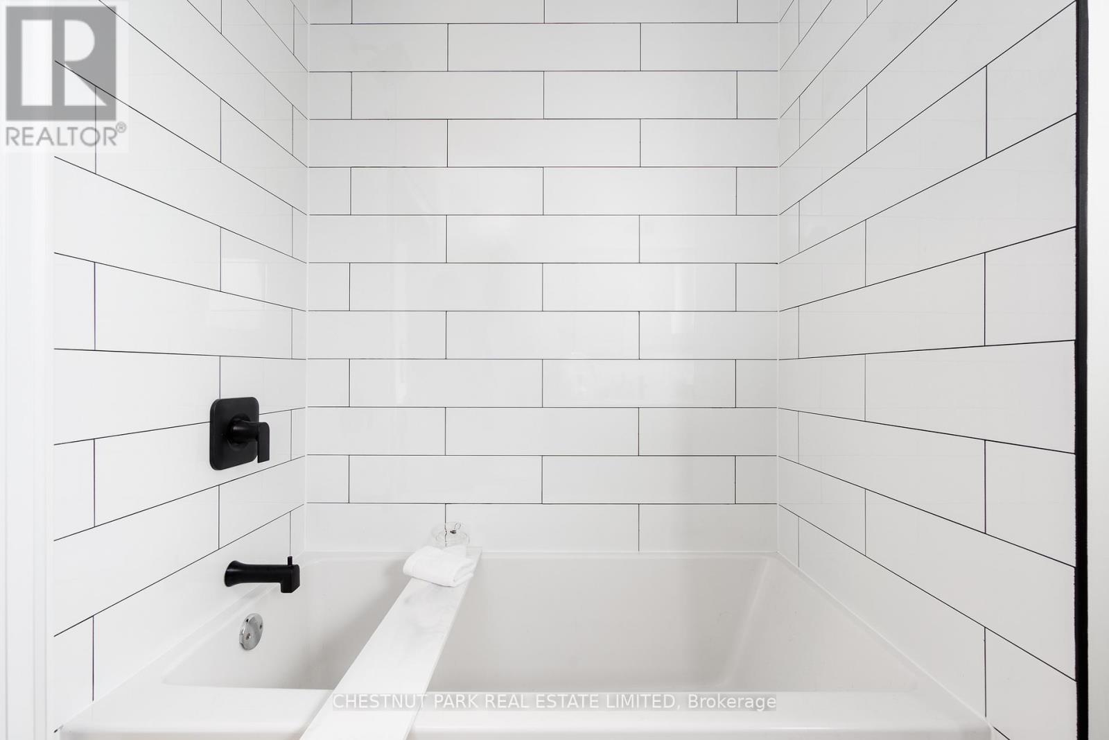 Main - 51 Penhurst Avenue, Toronto, Ontario M8Y 3A9 - Photo 34 - W12583526