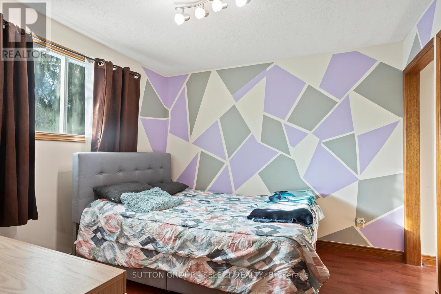 31 Meadowview Road, London South, Ontario  N6J 4E5 - Photo 21 - X12598600