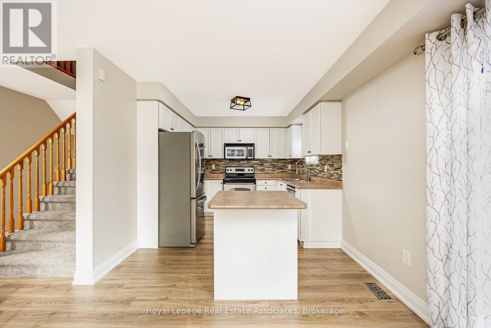 4 Griffiths Avenue, Cambridge, Ontario  N1P 1J7 - Photo 8 - X12598360