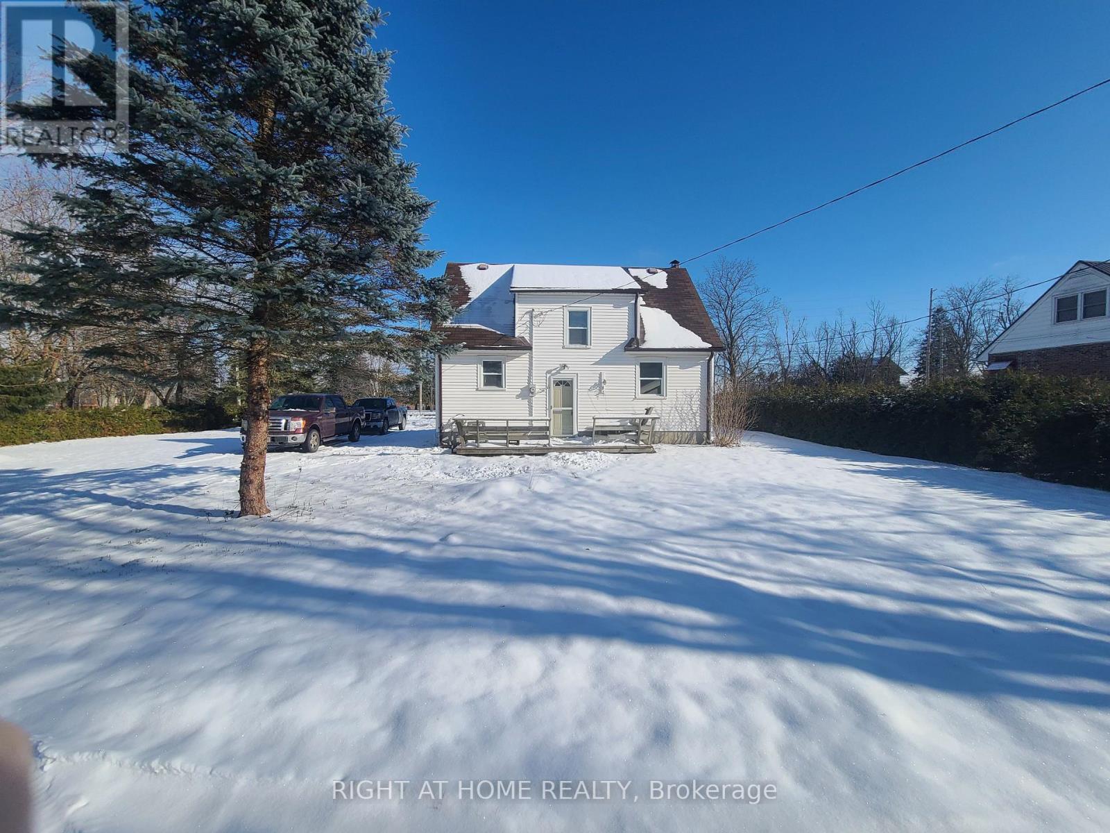 229 Angeline Street S, Kawartha Lakes, Ontario  K9V 4R2 - Photo 2 - X12598420