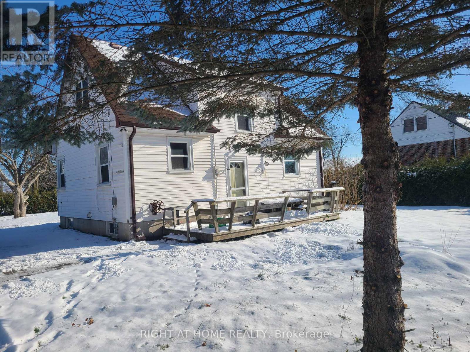 229 Angeline Street S, Kawartha Lakes, Ontario  K9V 4R2 - Photo 5 - X12598420
