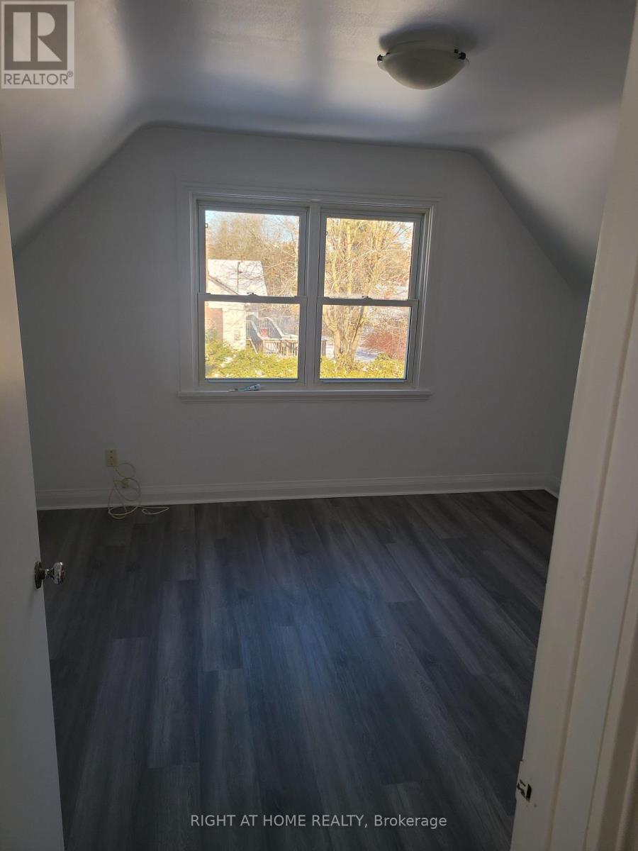 229 Angeline Street S, Kawartha Lakes, Ontario  K9V 4R2 - Photo 8 - X12598420